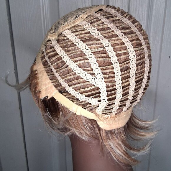 Wigyy Blonde Brown Ombre Wig Short Pixie Cut Synthetic Wig Bangs Daily Wear NEW - Picture 7 of 10